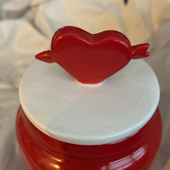 NWT Rae Dunn LOVE STRUCK Small Canister - Picture 3 of 5